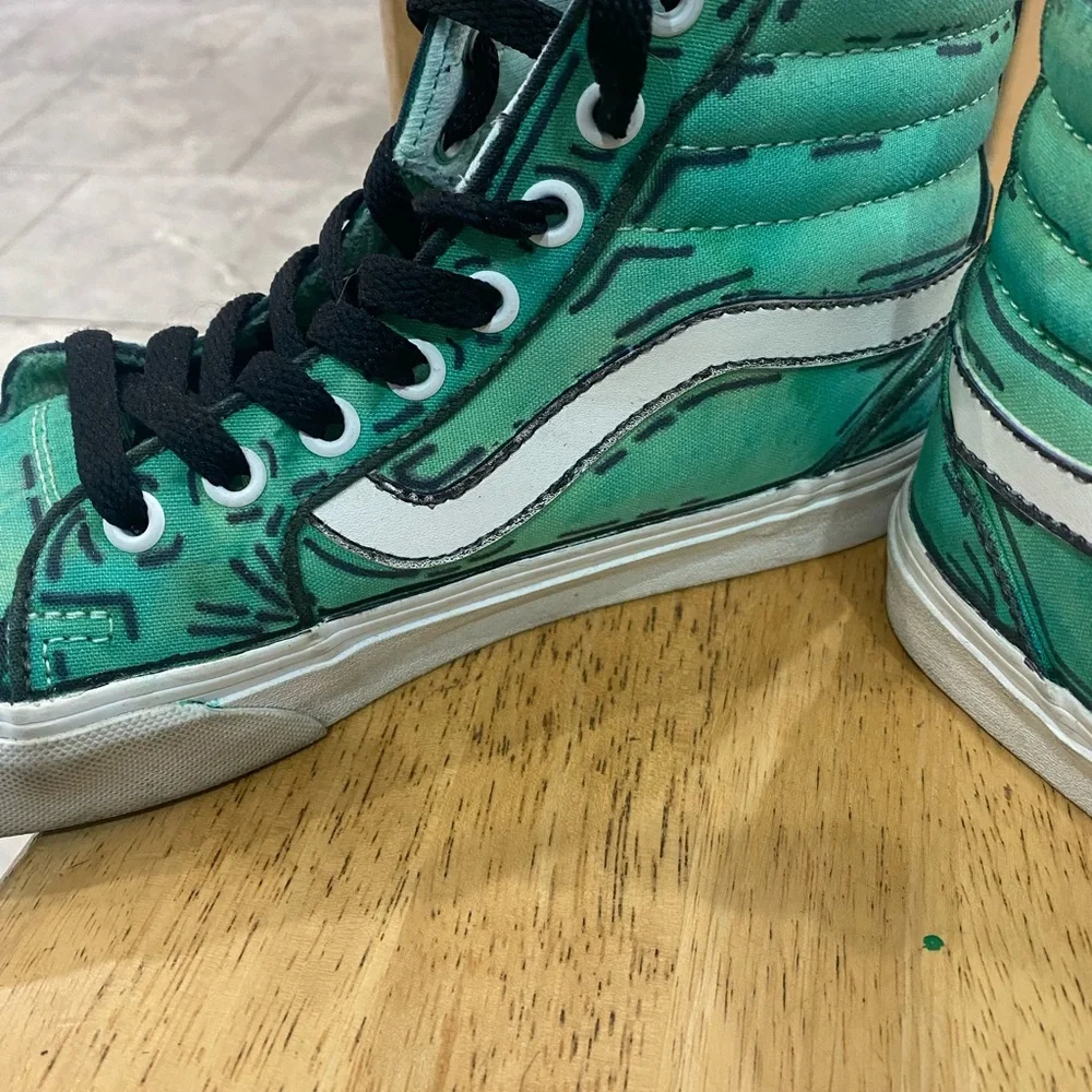 Custom Vans - Picture 4 of 6